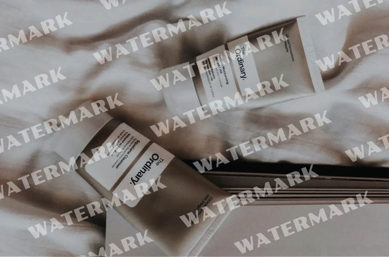 clean photo without watermark