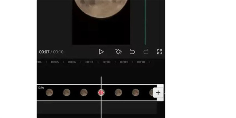 how to do the slow zoom in effect on CapCut