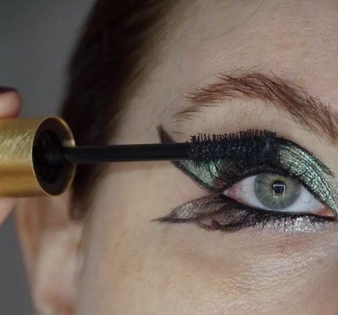 complete butterfly eye makeup look mascara