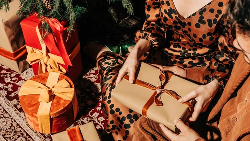 cardboard box photoshoot christmas