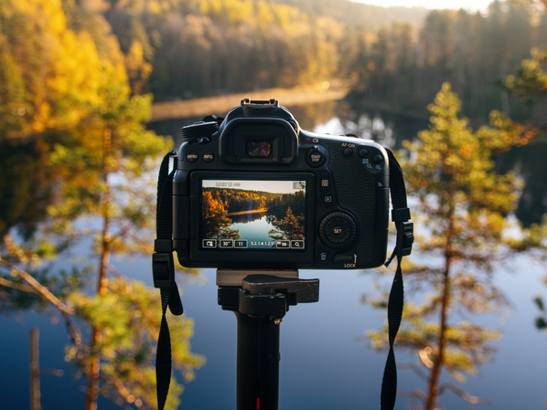 camera lenses and other accessories for autumn photography
