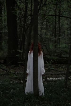 haunted forest photo shoot ideas