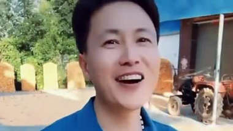 the video ai baby laugh holding meme emerge from