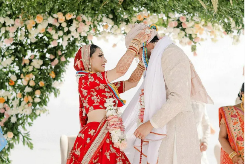 traditional garland exchange in hindu wedding video