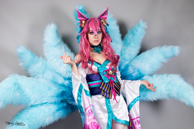 Ahri Cosplay: Chracter Stories of Video Game