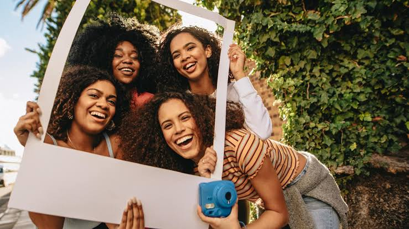 블랙 프라이데이 해시태그를 사용하는 고객의 게시물