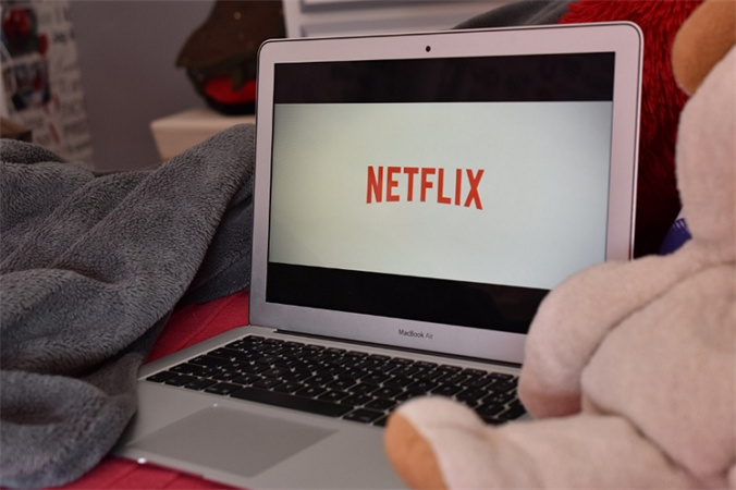 MacにNetflixをダウンロードして映画を視聴する方法