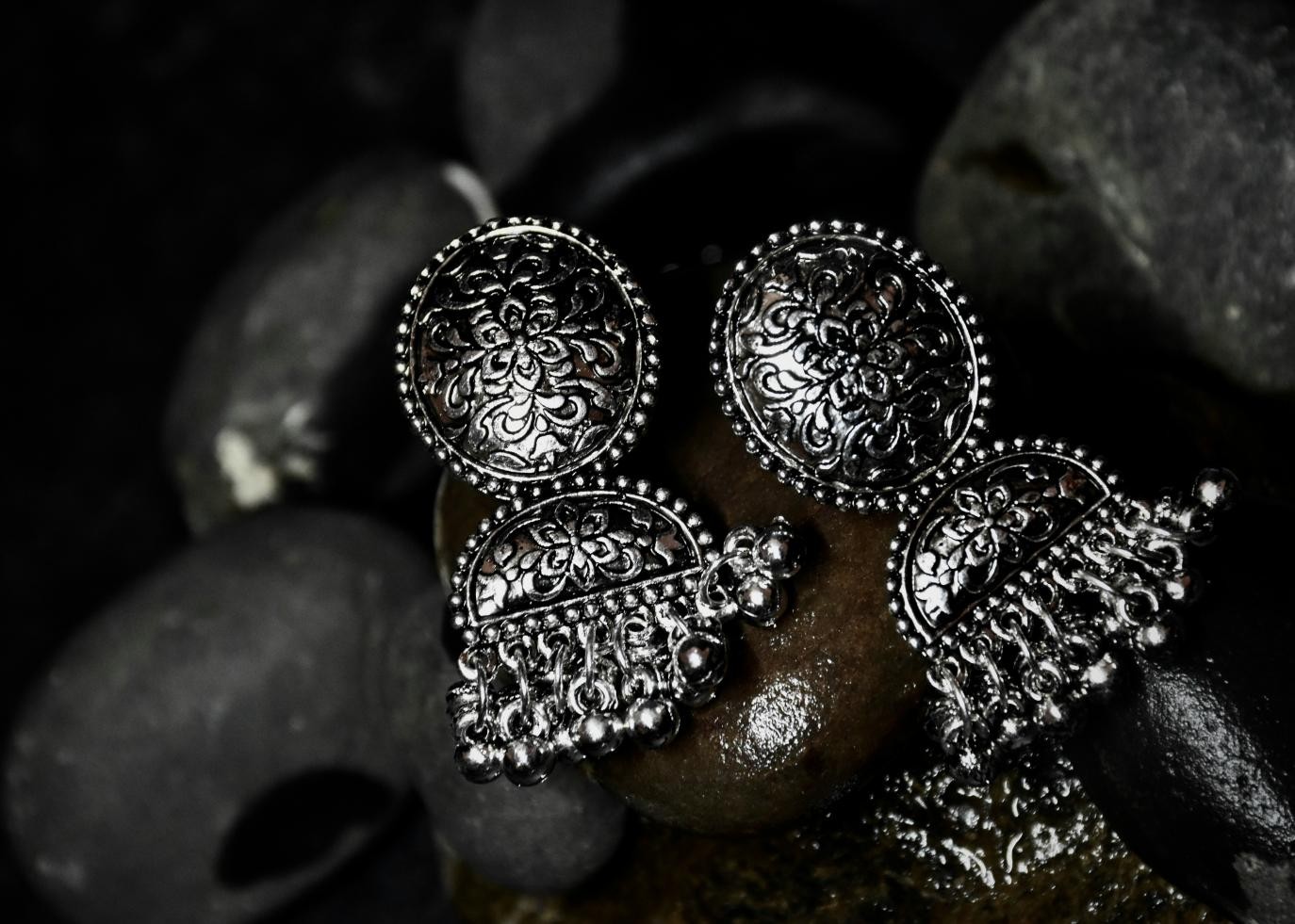 Best 10 Tips for Jewelry Photography to Boost Your Display in 2024