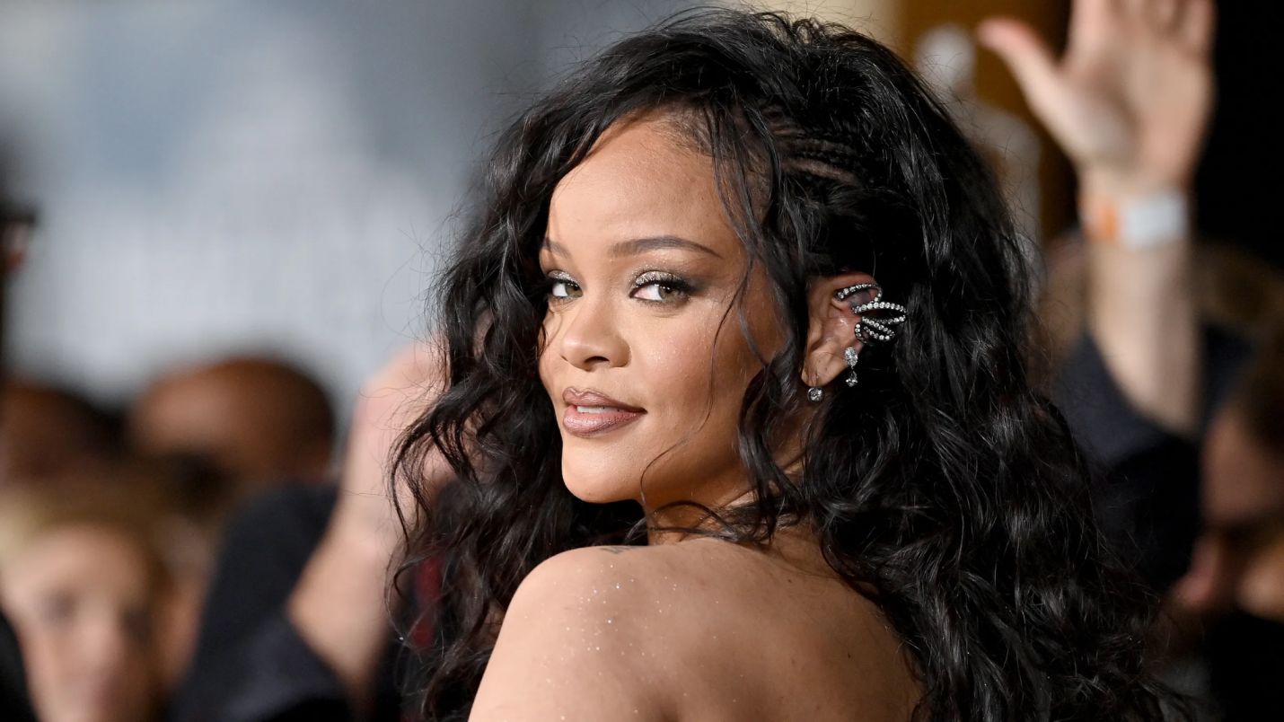 Crafting Rihanna Deepfakes: The Process Explained