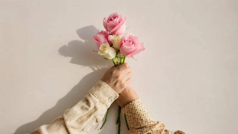 flower shadow prompts for soft natural photo shadows