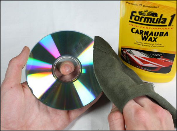 Réparer un DVD rayé avec un produit de polissage