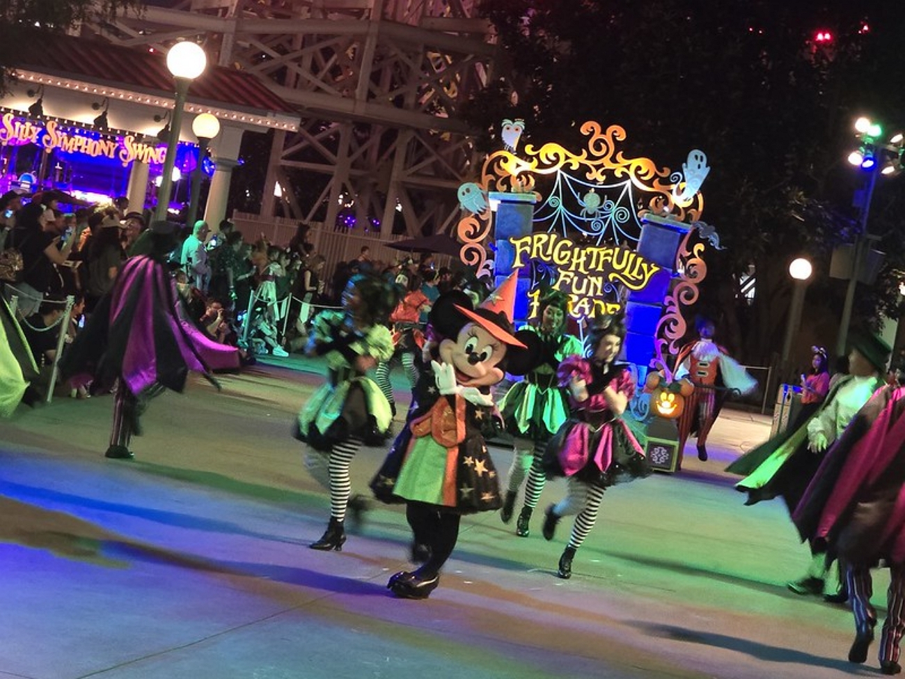 mickey frightful fun parade oogie boogie