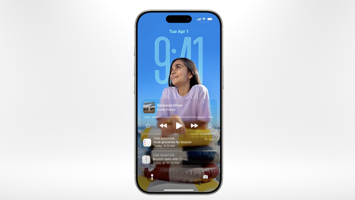 /lock screen liquid glass effect