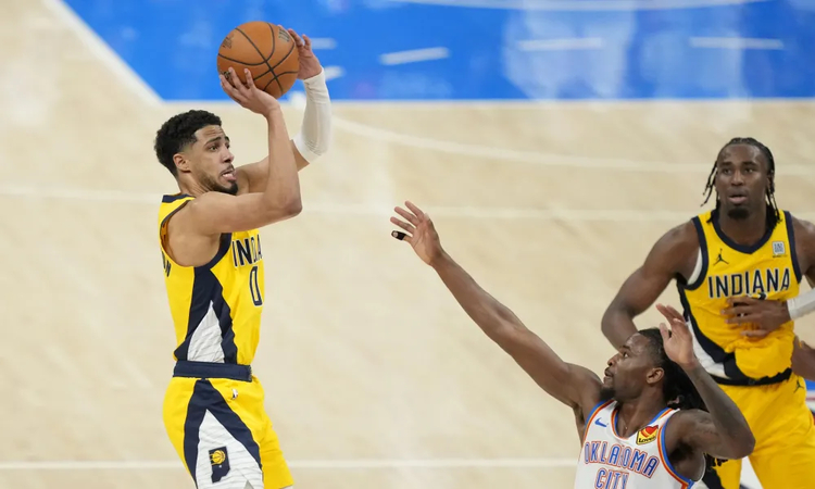 a moment from game 1 of nba finals 2025