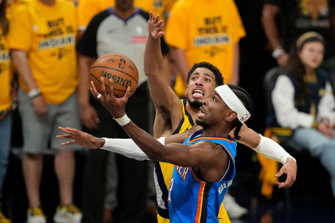 a moment from game 3 of nba finals 2025