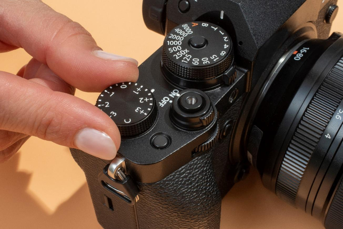 photo of DSLR camera settings