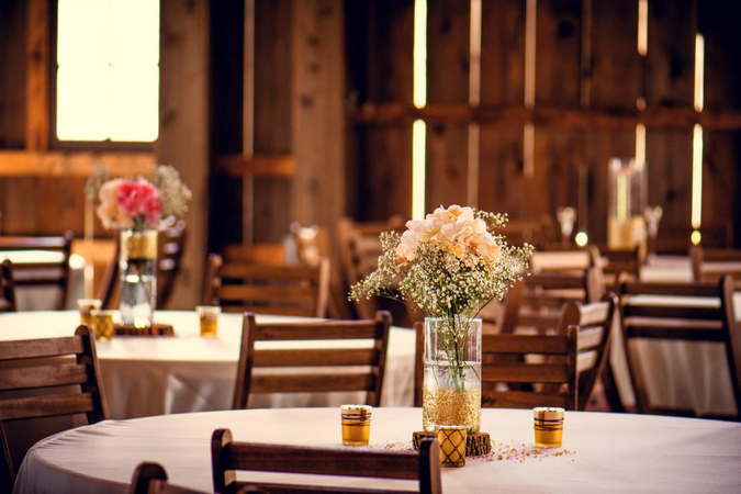 rustic barn wedding theme
