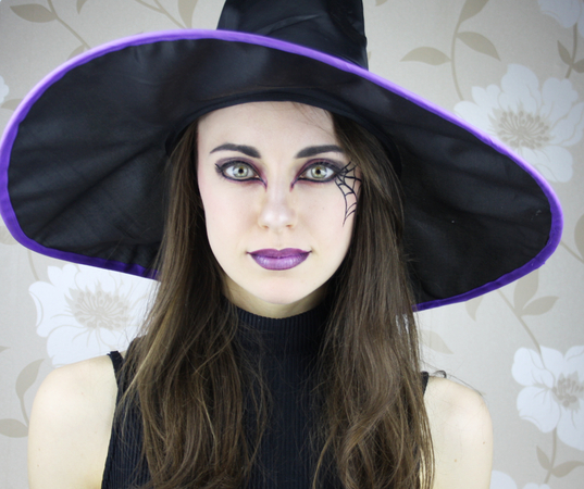 image of a girl in simple witch makeup look