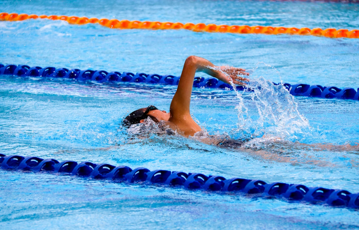 sports photography during swimming