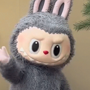labubu揮手打招呼