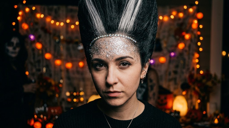 glitter roots and hair gems halloween hairstyles