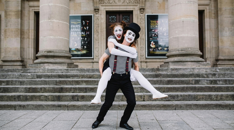 mime and harlequin couple