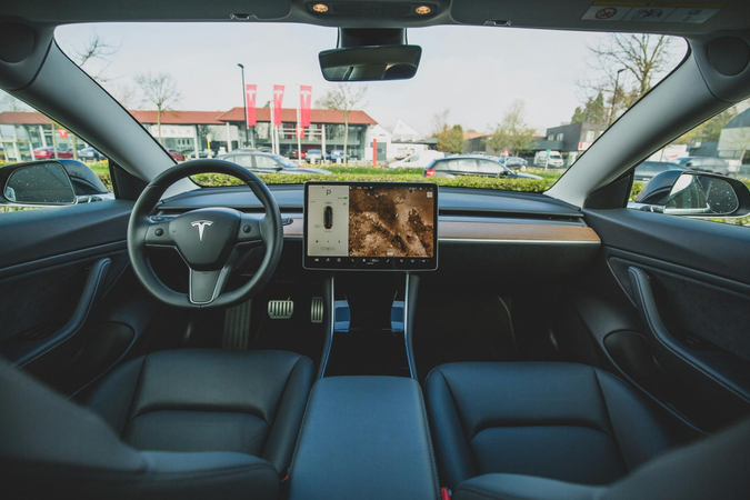 How to Play Spotify on Tesla Model 3/Y Free/with Premium