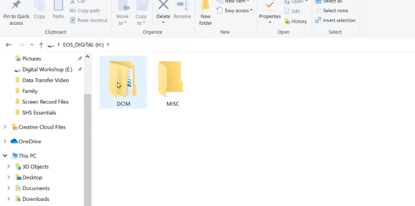 카메라로 윈도우에서 SD 카드로 사진을 보는 방법