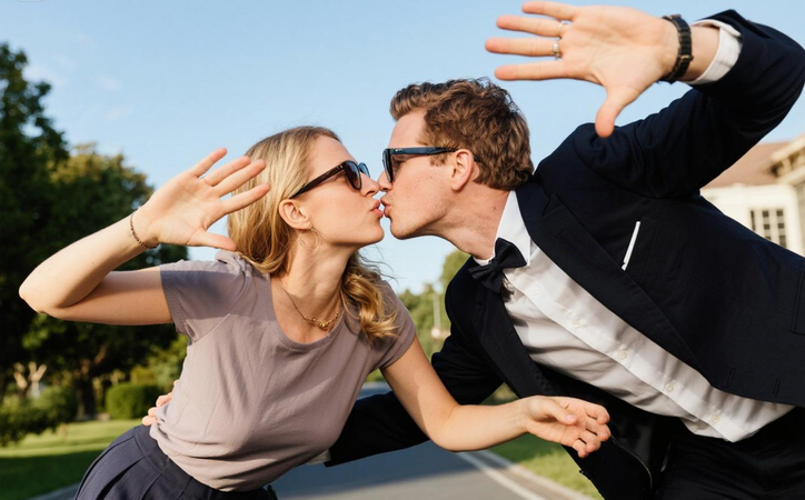 fun couple poses for photoshoots