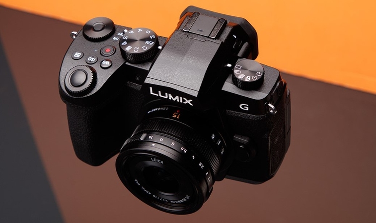 lumix camera fast lens