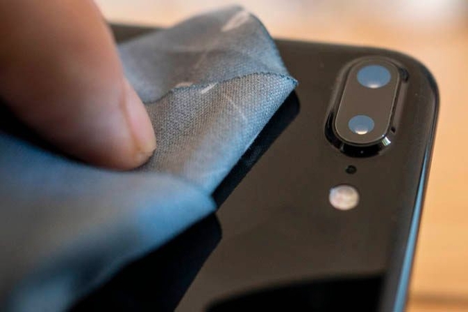 clean redmi note camera lens
