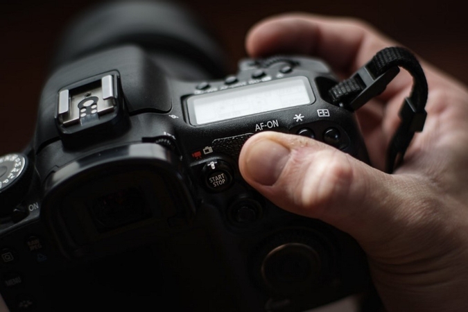 dslr and mirrorless camera examples
