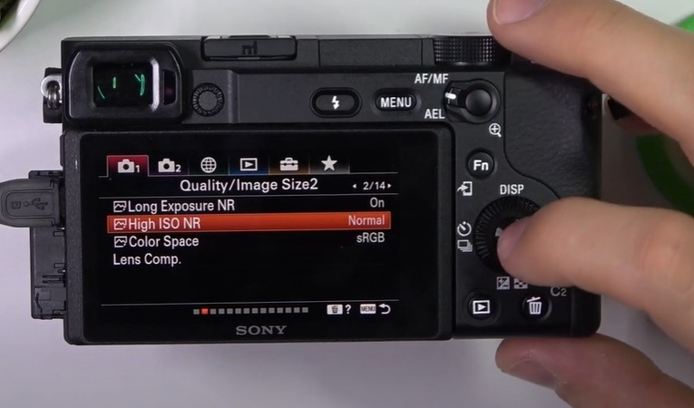 sony a6400 high iso noise reduction