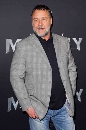 best male actor russell crowe