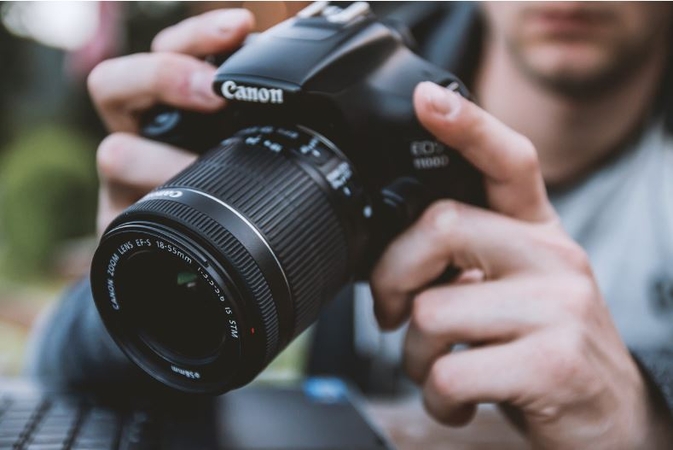 Understanding the Differences Between Mirrorless Cameras and DSLRs