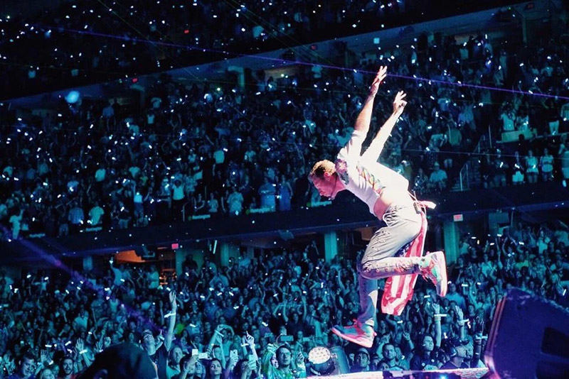 coldplay concert photo with break out position