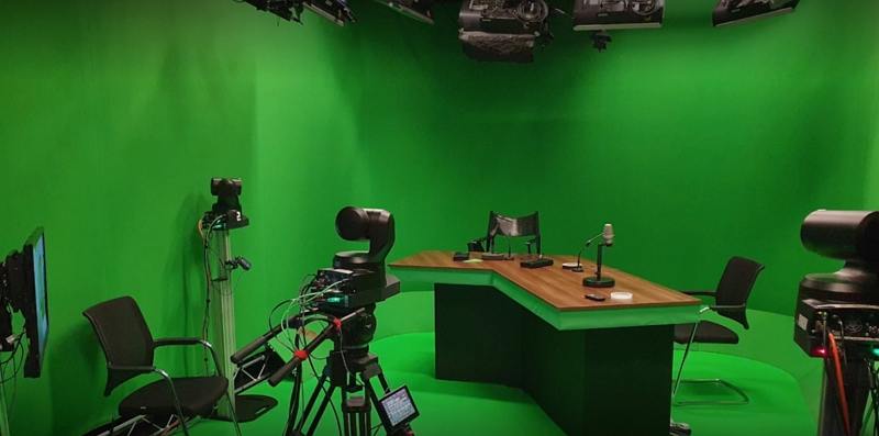 what equipment do I need to stream on Twitch