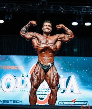 mr olympia and cbum