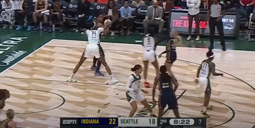 Fever vs Storm second quarter action