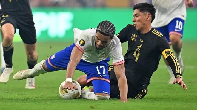 usmnt vs Mexico football