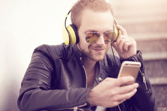 5 Top Sites to Listen to Free Music Online without Downloading