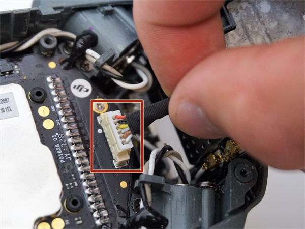 weißen Stecker entfernen