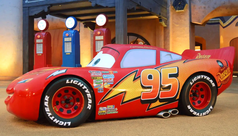 lightning mcqueen character background